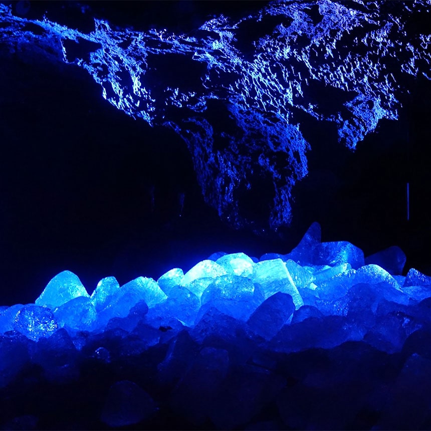 鳴沢氷穴